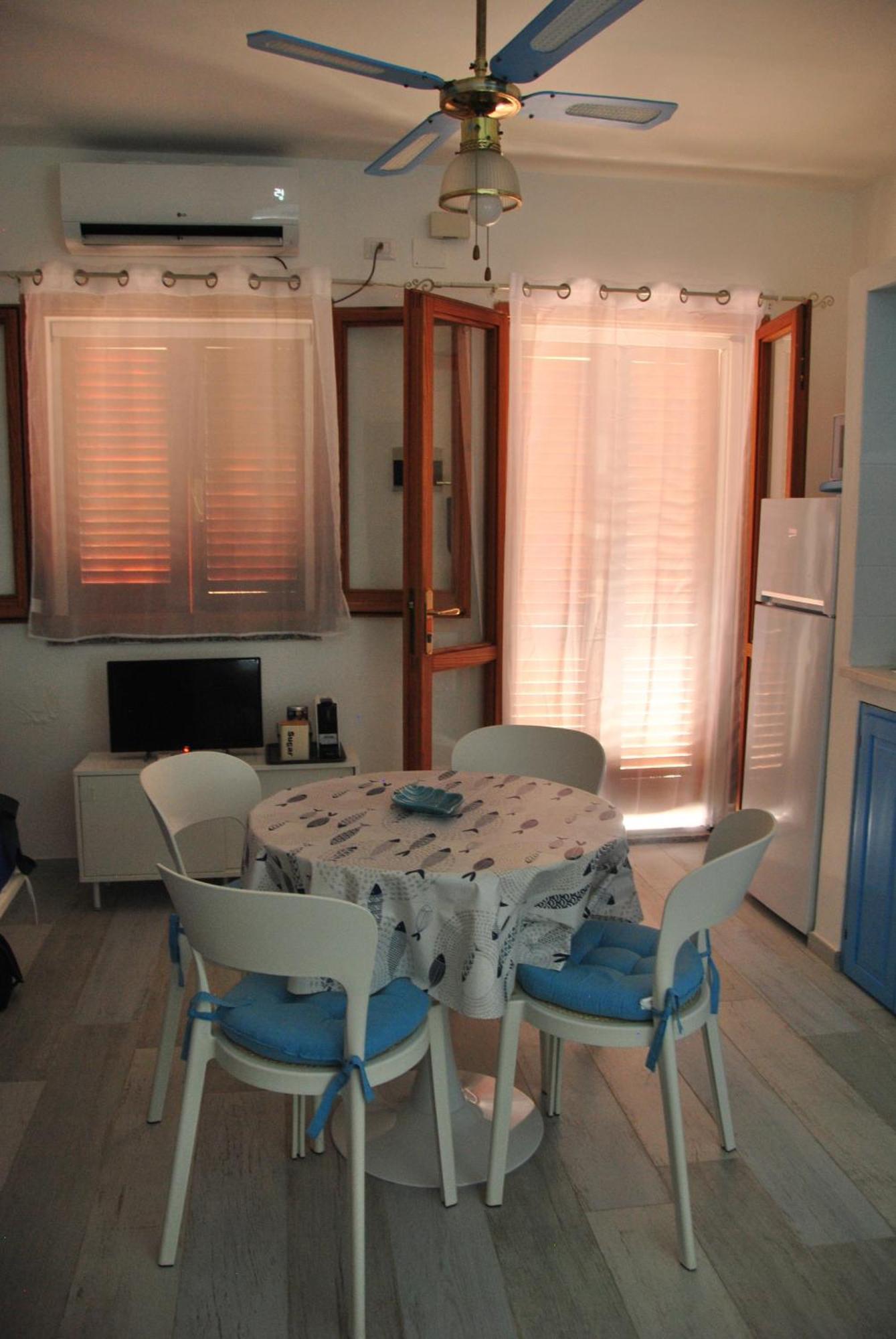 Casa Vacanze Casti - 41 Calasetta Eksteriør billede